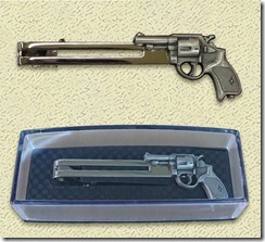拳銃タイピン銀-右